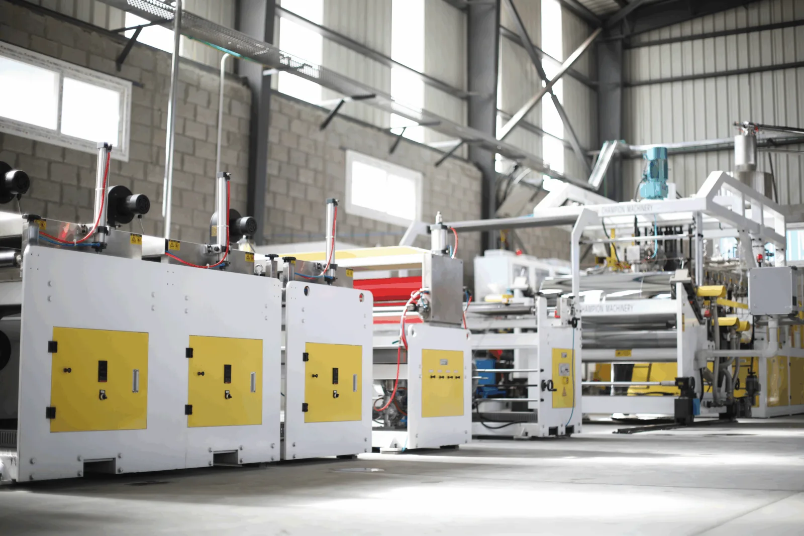 Production hall with the complete PET sheet line